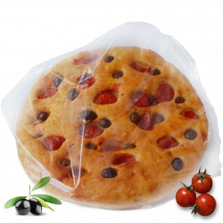 Focaccia con pomodoro e olive